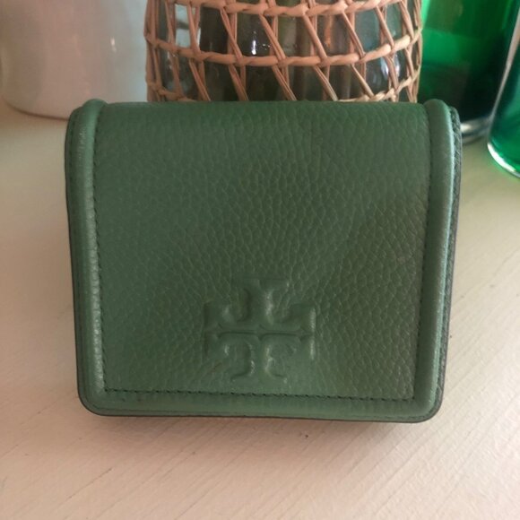 Tory Burch Thea Mini Pebbled Leather Bifold Wallet - Picture 1 of 11